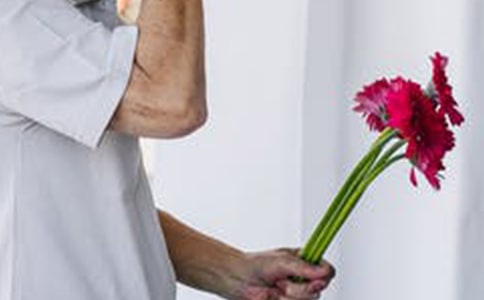 �����oŮ���ӵ�Ǹ��Ԓ