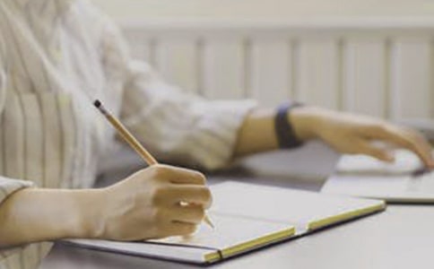 ���꼉(j��)�σ�(c��)�x��з��ľ��x