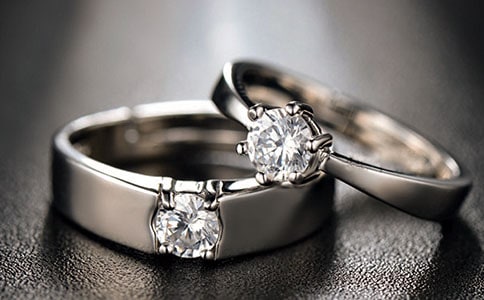 ����ָ�����Ă���ָ