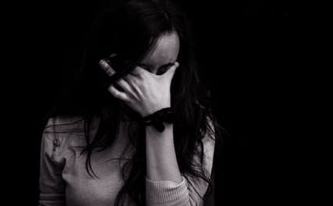 如果有個男孩為你哭泣 請你拉住他