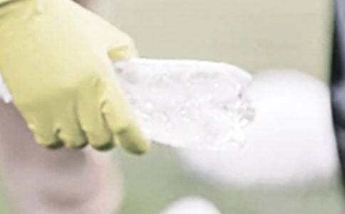 �y����������