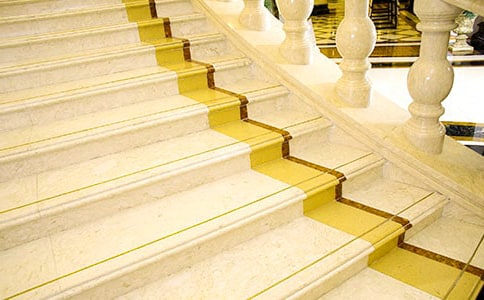 �ж����£������g��ĸ���