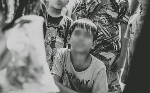 �к��ӵĆ��}��ο�����Ů��