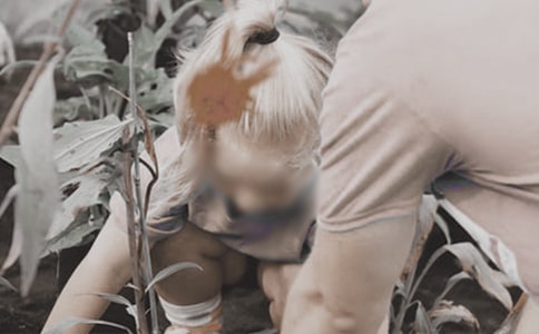 ������Ů������