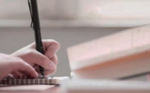 高中優(yōu)秀作文1300字