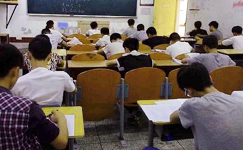 實用的考試反思作文300字優(yōu)選(7篇)