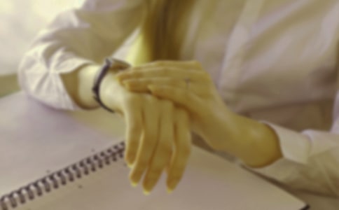 ���I(l��ng)�I(y��)Ůʿ�ķ��b�Y�x