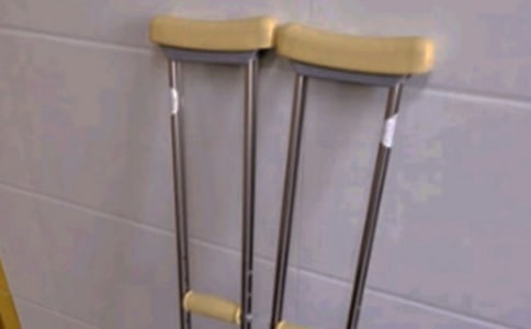 我們都是你的拐杖散文