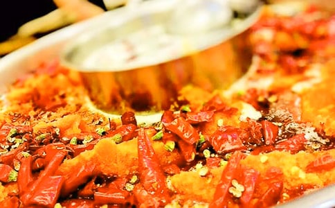 ���?zh��n)��ăr(ji��)���Ƕ���������x����?zh��n)��?/></p>
<p><strong>���?zh��n)��ĺ?ji��n)��</strong></p>
<p>���?zh��n)���ָ���펧�мӟ��O(sh��)��Ĳ������ǻ�偲����I(y��)����Ҫ���b�䡱���S�����M(f��i)�ߌ�(du��)�h(hu��n)���c��(ji��)���J(r��n)�R(sh��)�Ĳ����������(ji��)�ܭh(hu��n)���Ļ��?zh��n)��?hu��)���Ј�(ch��ng)�����x��</p>
<p><strong>���I(y��)���?zh��n)��?y��ng)��������Ҫ��</strong></p>
<p><strong>1���a(ch��n)Ʒ�Y(ji��)��(g��u)�O(sh��)Ӌ(j��)����</strong></p>
<p>���b��(ji��n)������(w��n)�̰�ȫ��ͨ�L(f��ng)형����߾��[�Ρ��_�P(gu��n)������</p>
<p><strong>2����䌣�I(y��)�ӟ��O(sh��)��</strong></p>
<p>��Ҏ(gu��)�a(ch��n)Ʒ����ȫ�ɿ�����(ji��)�ܭh(hu��n)�����������㡢�S�o(h��)��(ji��n)����</p>
<p><strong>3���a(ch��n)Ʒ���^�O(sh��)Ӌ(j��)���^</strong></p>
<p>�x�ĿƌW(xu��)������Ψ������ʽ�F(xi��n)�������@�Ñ�(g��)�Ի�������</p>
<p><strong>4����Č�(sh��)����������(x��)</strong></p>
<p>��횇�(y��n)�񰴈D��������Ҏ(gu��)��ʩ�����a(ch��n)Ʒ���^�o���@覴���</p>
<p>���늴Št��������һ��(g��)���мӟ��O(sh��)���һ�w����������(du��)�ڂ��y(t��ng)������ӟ������������(y��u)��(sh��)��</p>
<p><strong>���w�ԣ�</strong></p>
<p>���늴Št�����c�ӟ��û��늴Št�������Y(ji��)����׌���γ�һ��(g��)���w�����^���y(t��ng)��ȼ?x��)�����ӟ��O(sh��)���c�����ąf(xi��)�{(di��o)�������@�ă�(y��u)��(sh��)�����늴Št����׌�������������Йn�����������^��</p>
<p><strong>��ȫ�ԣ�</strong></p>
<p>���늴Št�����ڰ�ȫ�����ǂ��y(t��ng)����ӟ����o�����^����������֪���y(t��ng)������ӟ��������Ǿƾ�߀��ú������ȫ�[�����h(yu��n)���Ǿo�S���ģ����ھƾ���ú��ļӟ��O(sh��)����ɵđK���ѽ�(j��ng)����ö�e��</p>
<p><strong>�h(hu��n)����(ji��)�ܣ�</strong></p>
<p>���늴Št������ʹ�û��늴Št�ӟ�������һ��(g��)�����Ʒ�����늴Št�Ȃ��y(t��ng)������ӟ�ĭh(hu��n)�����Ͼ��н^��(du��)�ă�(y��u)��(sh��)���Ĺ�(ji��)�����f�����늴Št������?y��n)�ʹ�û��늴Št�ӟ������늴Št��΢��X�����c늴żӟ������܏ğ�Ч��߀�Ǐ����ܿ����϶���(y��u)������ӟᡣ</p>
<p><strong>���?zh��n)��ăr(ji��)��</strong></p>
<p>һ��Ļ�偵궼���õ�Һ������?zh��n)����@�N�������gһ�����ЈA�εĿն��Á�����偠t����ܛ���B��Һ����͠t��Á��ӟ�����С�͵ļ���Һ������?zh��n)����������Ԫ�����Ԫ֮�g�����ڻ�偵�Ĵ�����İ�Ԫ������Ԫ֮�g��</p>
<p>늴Št���偟o�������o�͟����p���{(di��o)��(ji��)�����������ǳ���(ji��n)������늴Št���?zh��n)���늴ŠtǶ����?zh��n)������c���朆Ȼһ�w�����^�֌�(sh��)�á�һ�����?zh��n)����g�����Ђ�(g��)���늴Št��Ҳ������߅���Ƕ����(g��)С늴Št������������ʹ����</p>
<p>����(j��)���Ӵ�С�Ͳ��|(zh��)�Ĳ�ͬ��늴Št���?zh��n)��r(ji��)��Ҳ�кܴ���С�͵Ĳ��|(zh��)һ��Ļ��?zh��n)��r(ji��)�����ڰ˰�Ԫ����ǧԪ֮�g�������͵ĸߙn���?zh��n)��r(ji��)��������ǧԪ����ǧԪ֮�g��</p>
<p>�F(xi��n)�ڵĻ��?zh��n)�߀�ж�N���ܵ������������²����Ȳ�ȡů���O(sh��)Ӌ(j��)�������µ�ů�t���_�������܇�����ů�������@�N�๦�ܻ��?zh��n)�Сһ�c(di��n)�Ĵ����һǧԪ����ǧԪ֮�g�����c(di��n)�ăr(ji��)�����F������ڃ�ǧԪ����ǧԪ֮�g��</p>
<p><strong>����x����?zh��n)��?/strong></p>
<p><strong>�����|(zh��)���x��</strong></p>
<p>���?zh��n)������|(zh��)�֞飺���������������谷���������(sh��)ľ��塢�ܶȰ��N��(sh��)ľƤ������������������?zh��n)��r(ji��)��͌�(sh��)ľ���?zh��n)��ăr(ji��)���������Щ�S�ҕ�(hu��)���ܶȰ�����N��(sh��)ľƤ��(d��ng)����(sh��)ľ���?zh��n)��u���I����ُ(g��u)�I�r(sh��)ҲҪ���������</p>
<p><strong>���?zh��n)���ܵĲ��|(zh��)�x��</strong></p>
<p>���?zh��n)���ܽY(ji��)��(g��u)��(du��)�����ӵķ�(w��n)�����������P(gu��n)��Ҫ��������Ŀǰ��һ���(hu��)���ð�ʽ�������(sh��)ľ������ľ���3�N����ͬ�Ŀ�ܻ��?zh��n)��r(ji��)��Ҳ��(hu��)��ͬ��</p>
<p><strong>���?zh��n)�����|(zh��)�x��</strong></p>
<p>Ŀǰ�Ј�(ch��ng)�ϻ���_(t��i)��Ĳ��|(zh��)Ʒ�N���������·֞飺�@Щ��Ŀ����Ĳ��|(zh��)�r(ji��)���e���^�󣬼�ʹ����ͬ�N���|(zh��)���r(ji��)��Ҳ��(hu��)����Ʒ�����|(zh��)���Ĳ�ͬ�����^(q��)�e������ʯ���?zh��n)���������ʯ����(zh��n)�������������(zh��n)����������谷�����(zh��n)�����䓻���������(zh��n)������Լ��մɻ���(zh��n)���ȡ��҂����h�M��ʹ���մɻ��?zh��n)������@�N���|(zh��)�������?zh��n)����a(ch��n)�S�Ҳ��������ڷ����˻�偵������Ҫ����ܵ��ˏV���J(r��n)�ɡ�</p><div   id=