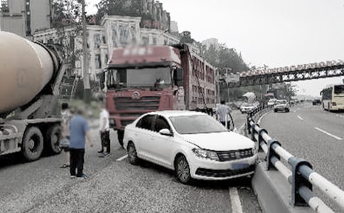 ��ͨ�¹ʵĂ����b��