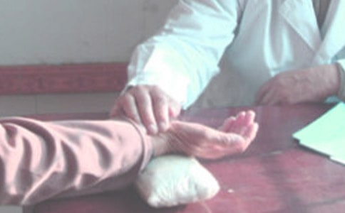 人教版五年級上冊八單元作文:《學(xué)會(huì)看病》讀后感550字作文