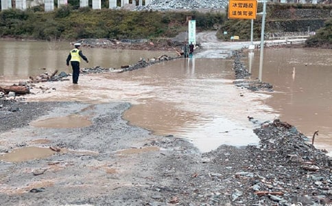 防震減災手抄報資料:如何避開山洪泥石流災害