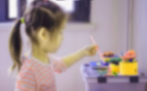 ��һ��(g��)Ů���Ĺ��¡��x�и�����