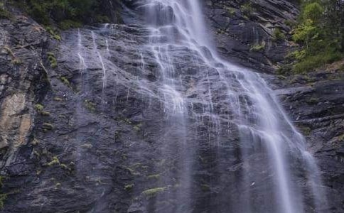 游黃果樹瀑布作文