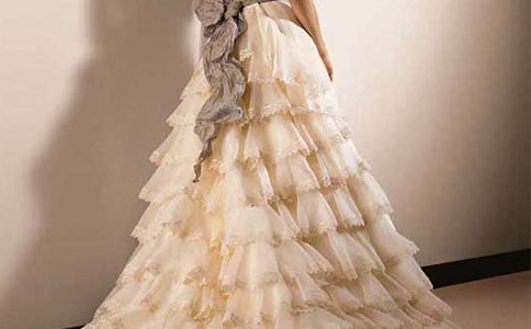 小班教案《美麗的花裙子》