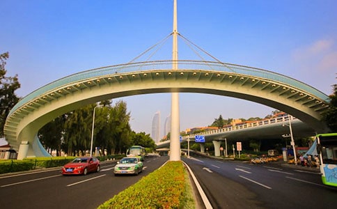 天橋上的看客初中作文