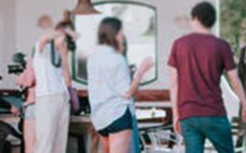 “不棲檀檐盡翔霄”(猜謎)影視演員三