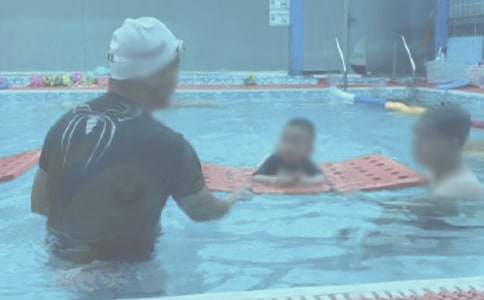 第一次學(xué)游泳小學(xué)生作文